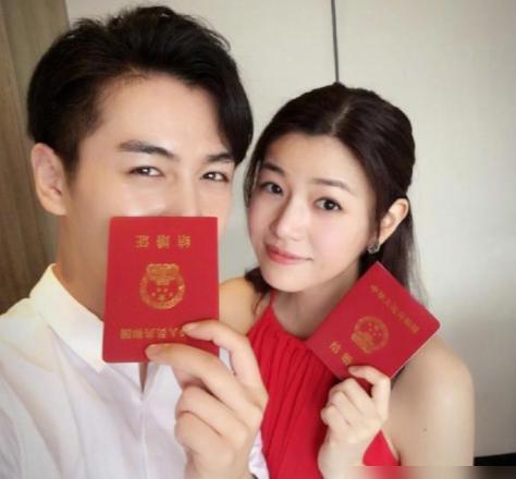 陈晓，陈妍希，官宣离婚！

2月18日，陈晓，陈妍希官宣离婚，内容如下：“感恩遇