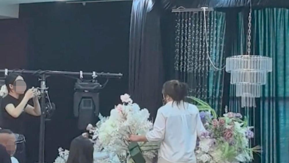 婚礼前10分钟婚庆公司突然撤场，新郎傻眼，婚庆公司负责人回应