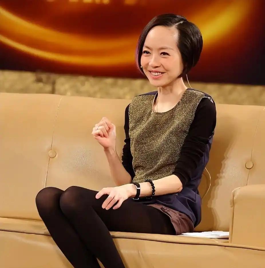 “我嫁了个败类！挺着怀孕6个月的肚子去离婚，这才是我暴瘦成‘骷髅人’的真相！”鲁