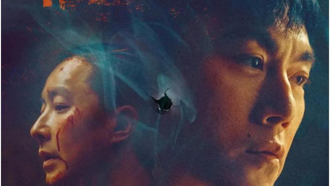 在时代褶皱与类型迷思间：<借命而生> 的文学影视化博弈与创作困境