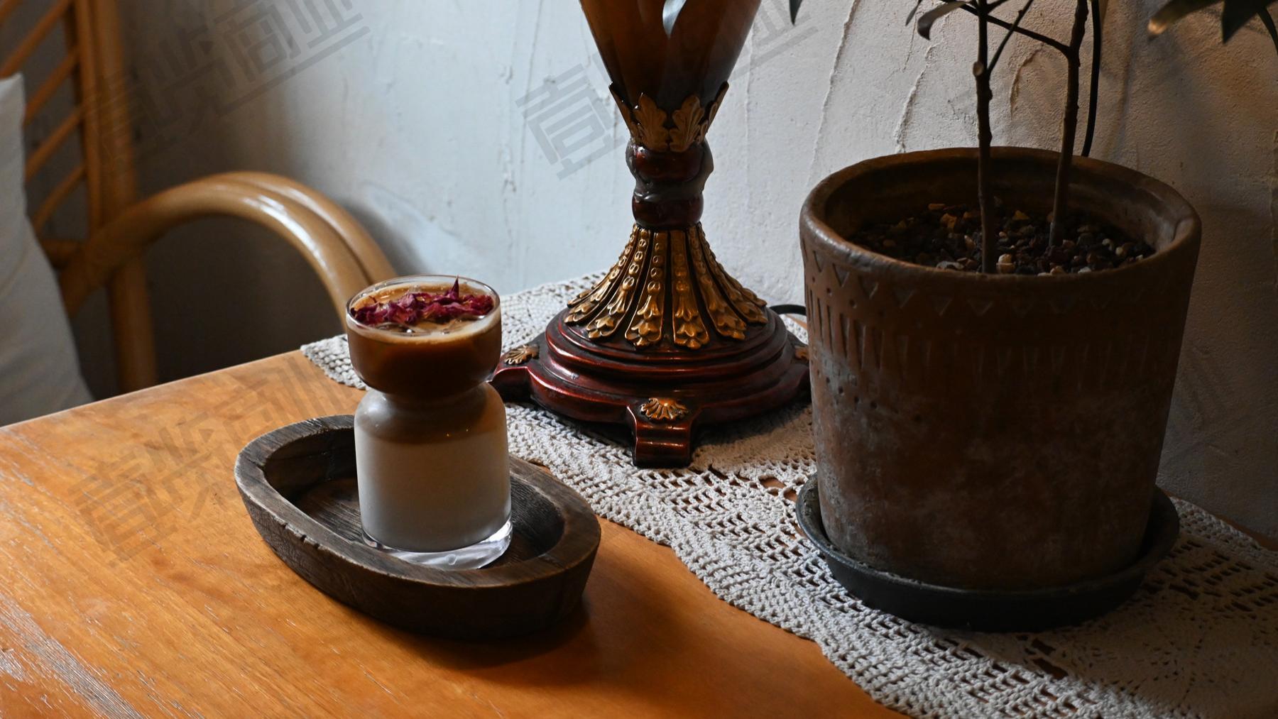 11月，咖啡开店2979家