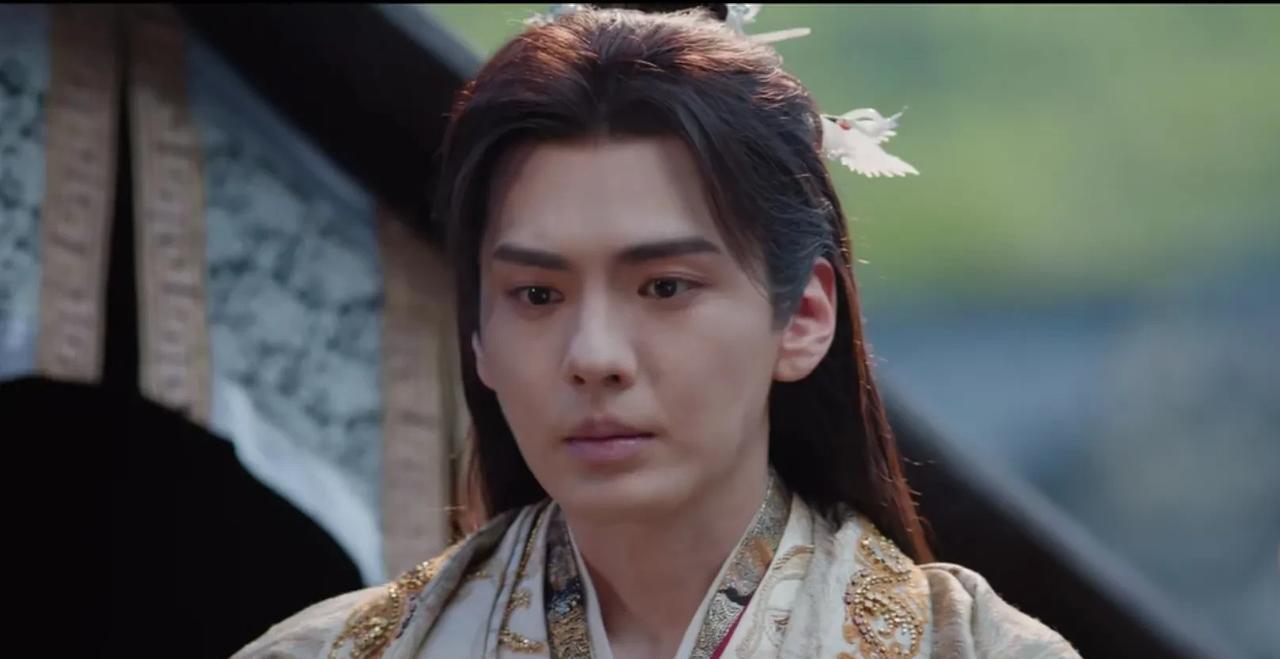 《与晋长安》
发现没
晋安虽然失去了记忆
但骨子里那份傲气依然存在
太子莅临也没