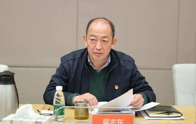 吴志东必须为山东泰山的“四大皆空”担责！
强烈建议从现在开始，球迷不再到山东主场
