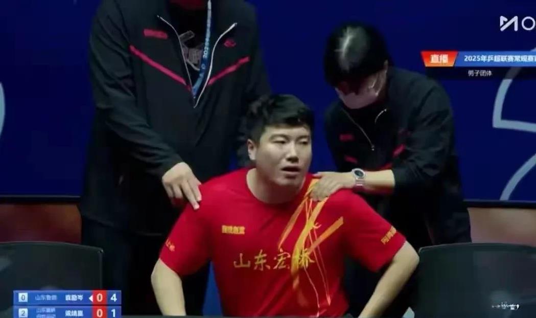 这次乒超联赛第二阶段原本莎莎一开始就没时间来现场的，
真的是临时订的机票
就是为