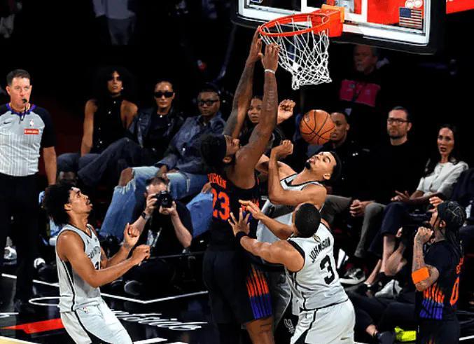 难以置信，米罗妥妥地怪物，篮板痴汉，擎天黑玉柱。
NBA杯总决赛， 米罗打了18