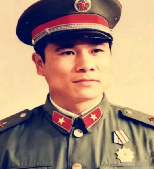 1979年中越战争期间，班长黄招强在清点队伍人数时，突然大喊了一声“口令”，正是