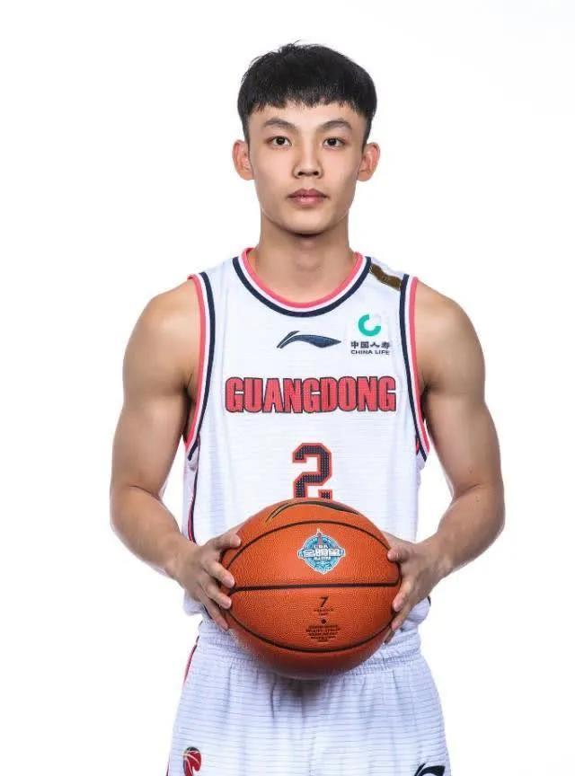徐杰——被曝劈腿、负债、赌球！！
近日，中国男篮再次爆出猛料，刚刚和张宁一起被国