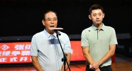 蔡振华为何会为张继科站台呢？那是因为张继科是条汉子！

张继科在开幕式说，
