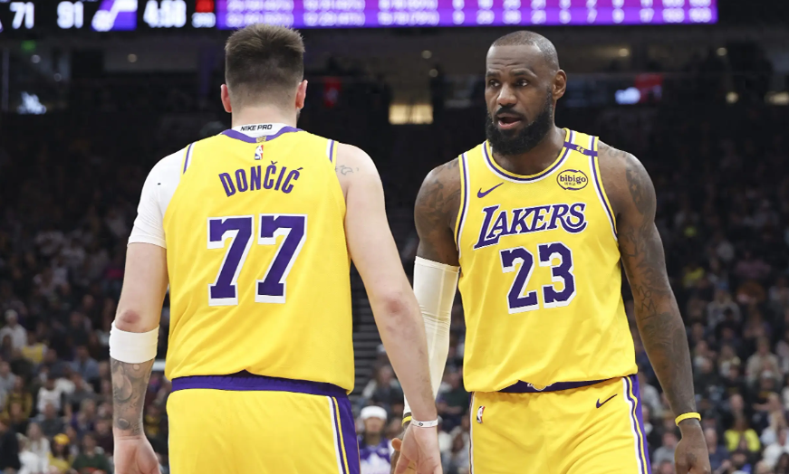 大家都误会詹姆斯了！

据NBA记者报道，虽然勒布朗和他的儿子布朗尼没有出席东契