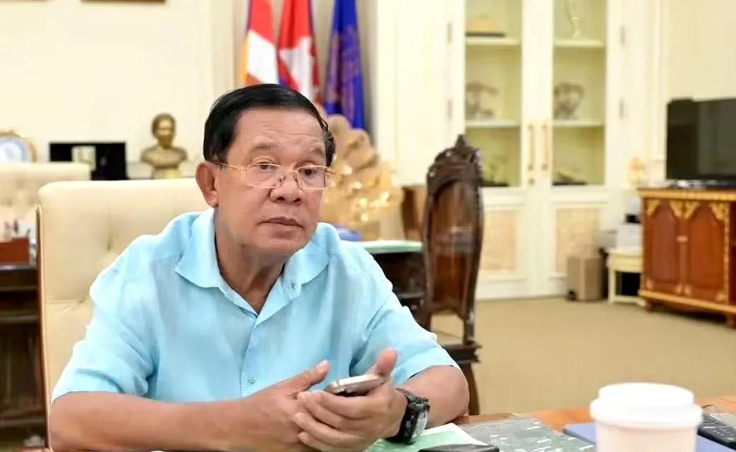 洪森发帖说，柬泰停火后他也没怎么休息，昨晚才休息两个多钟。他的任务是，协助执行停