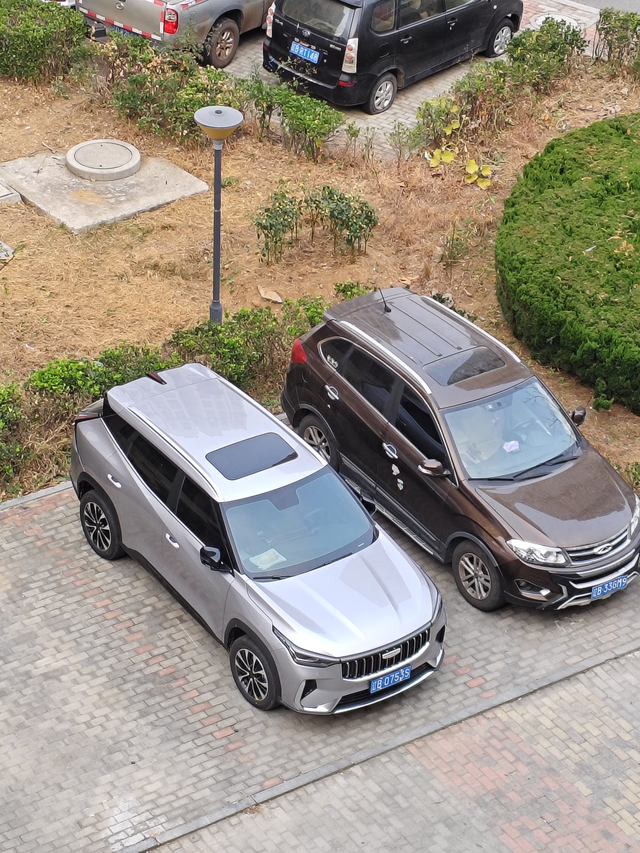 博越车友们
主驾一侧车门不使劲关不靠，有没有一样的毛病，还有一个毛病，离车自动落