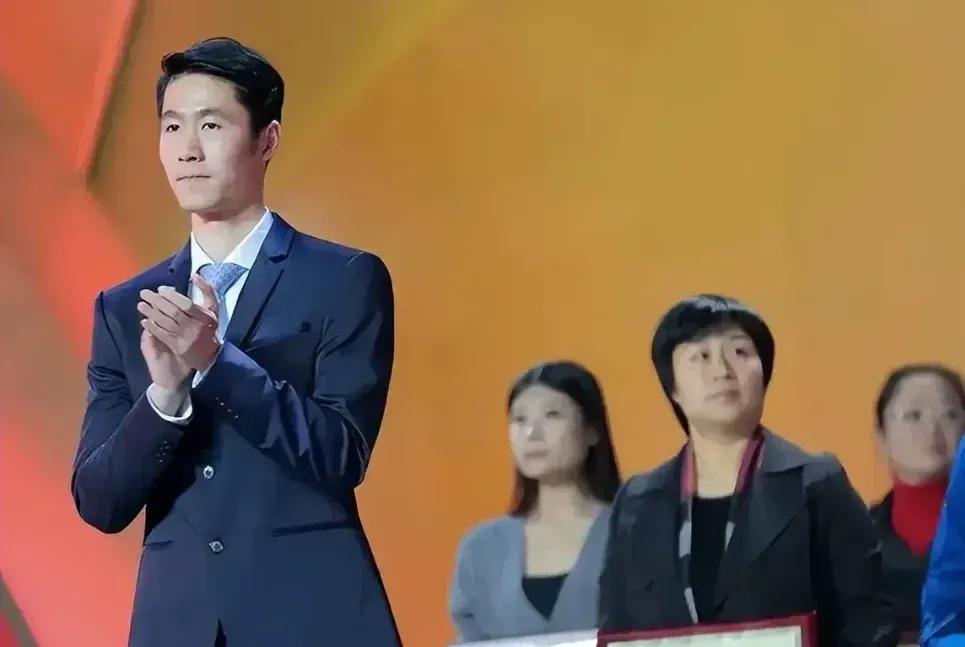 多哈出征前，王励勤预测至少四枚金牌，而我的预感更乐观——五金在望！



比赛伊