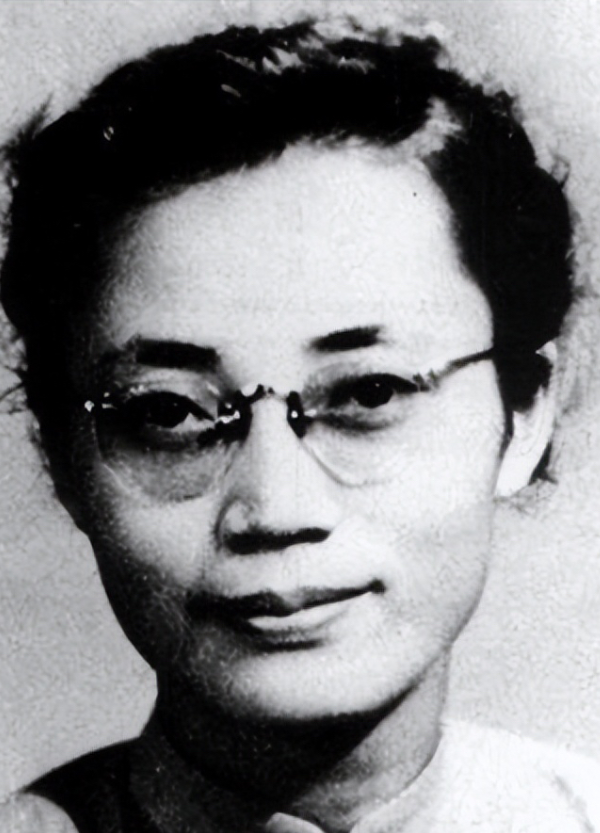 1950年，地下党员萧明华经不住国民党军官的严刑拷打，大声求饶：“老总，别打了，