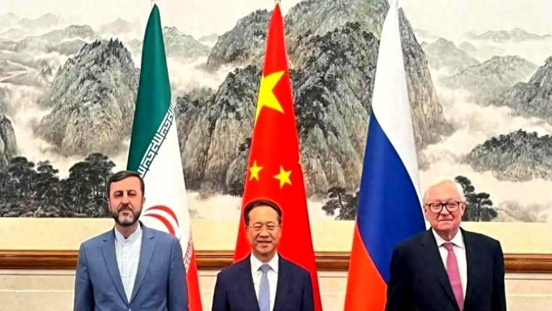 中俄伊刚抱团唱和气，美国就轰炸也门炸平民？中东又热闹了