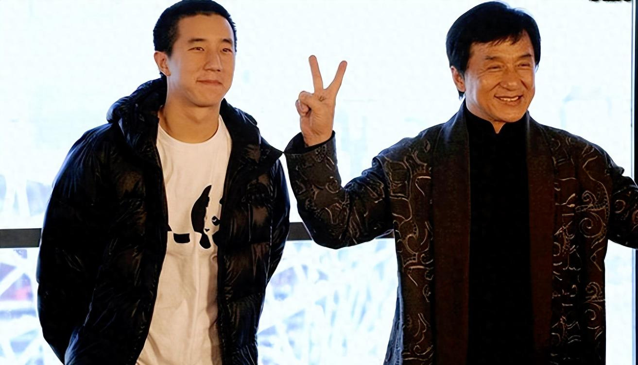 成龙儿子现状引热议











成龙儿子房祖名，最近被网友爆料疑似隐婚