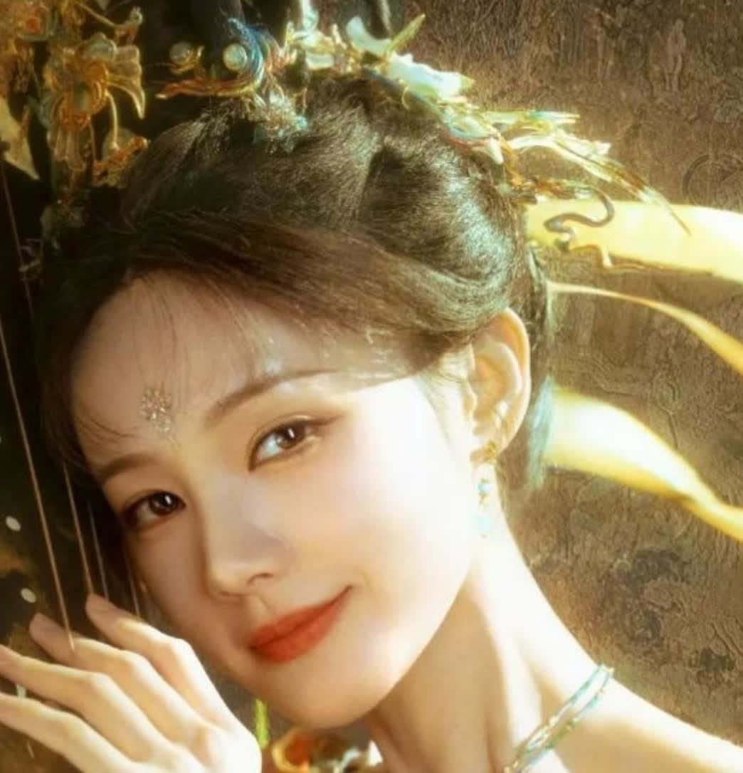 李一桐是娱乐圈很神奇的一个存在，无论她拍的剧扑了多少部，永远有下一部女主戏等着她