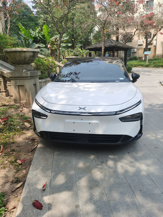 提车了各位看官感觉怎么样
等来了心心念念的P7+,确实漂亮，回头率爆表，就是这车