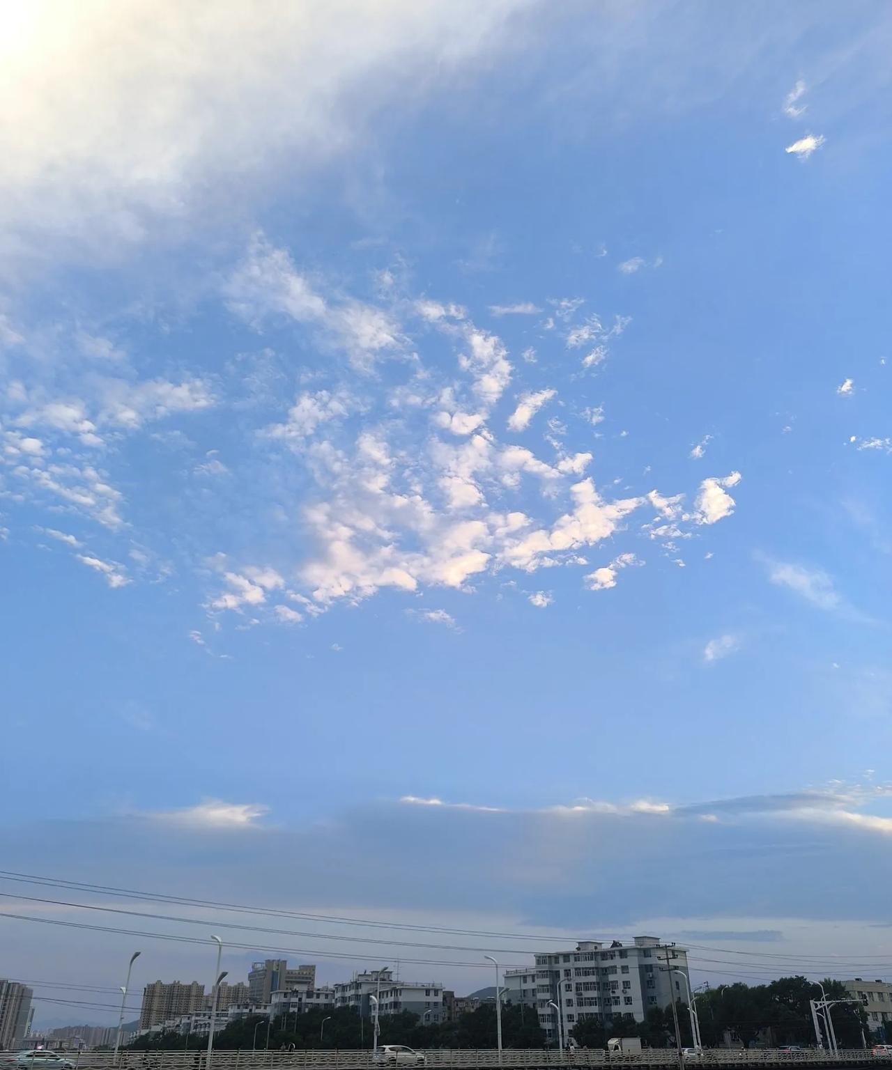 做善事
行善心
积福德
有好报
多施舍
少索取
多谅解
少抱怨
吃点亏
无所谓