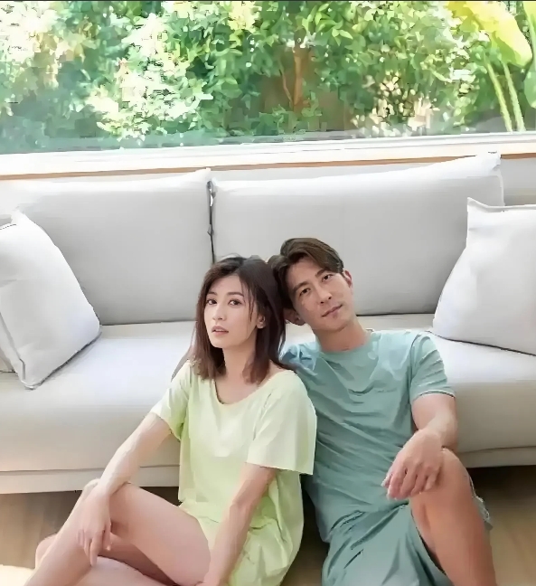 一觉睡醒，修杰楷居然成了大家的“开心果”啦。要说呢，他娶贾静雯可没啥错，错就错在