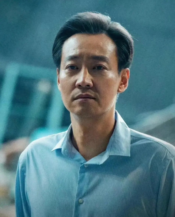 辛柏青的父母，
特别是妈妈非常喜欢媛媛，
把她当女儿一样照顾，辛柏青也是，尽心尽
