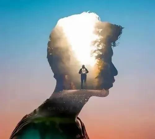 致每一个中年人，每一个失去自己的中年人！我们曾经也有梦想，我们曾经也是眼神清澈，