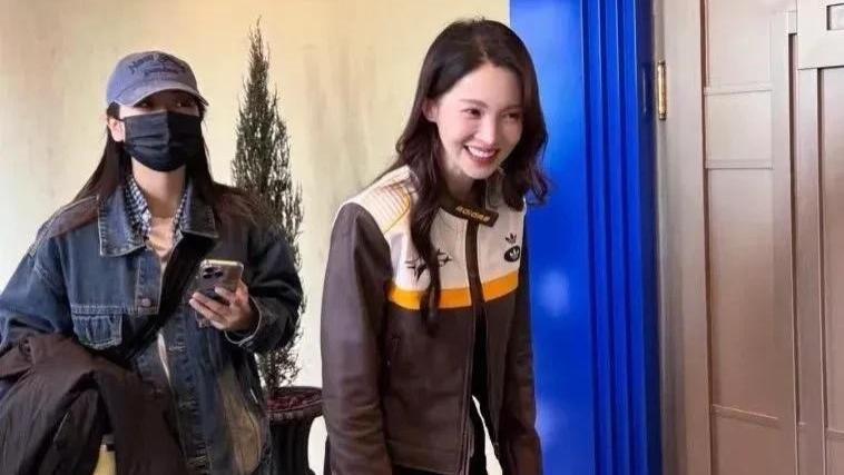 环球影城偶遇绝美金晨！这才是迪士尼在逃公主该有的样子！