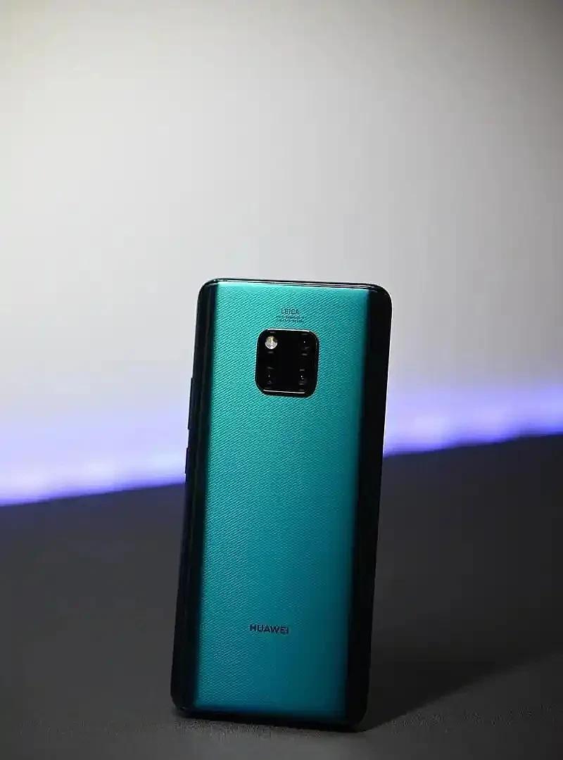 余承东没想到吧，有生之年还能看到华为Mate20的设计被荣耀