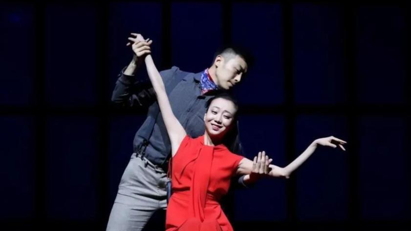 15年过去了，那个摔成终身残疾、让张艺谋愧疚一生的女人还好吗？