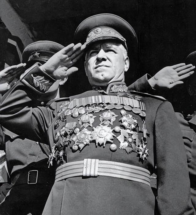 1941年，斯大林和朱可夫发生了激烈争吵，就在两人争得不可开交时，斯大林的侍卫长