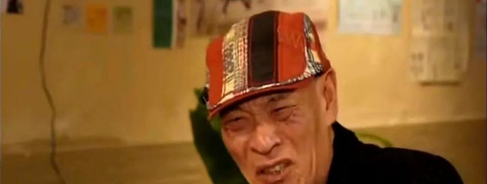 71岁的港星钟发吐槽成龙不仗义，钟发认为，成龙应该把自己的家产拿出一点来分给他的