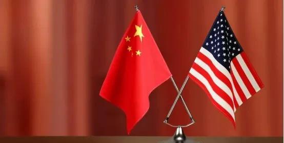 眼下，整个亚洲乃至全球的小国都在观望中美这场较量。假如美国先顶不住压力，不管双方