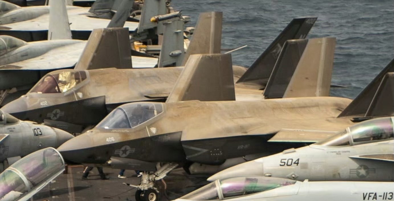 F35C机体表面被发现严重生锈！



老外发推吐槽，外网多个军迷论坛都在讨论这