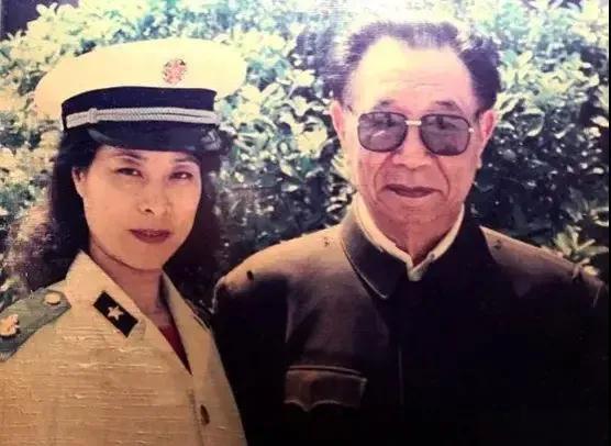 陈士榘将军在68时娶了28岁的妻子李峥，二人相差40岁，是典型的老夫少妻组合