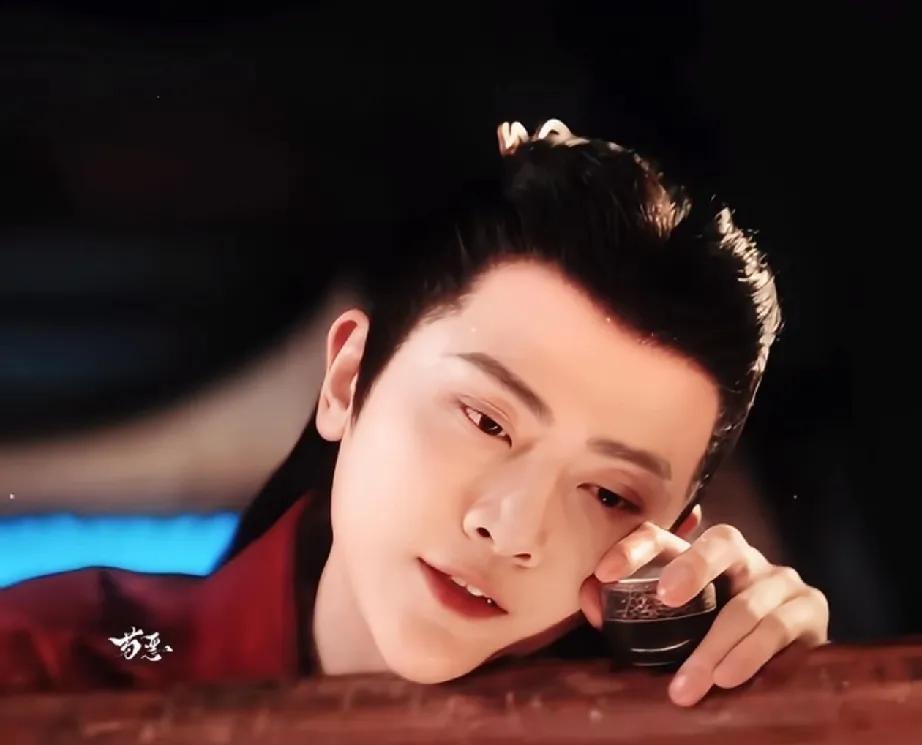 看了这么多天折腰
我发现最美的不是宋祖儿
也不是宣璐，而是他
刘端端
之前在跟张