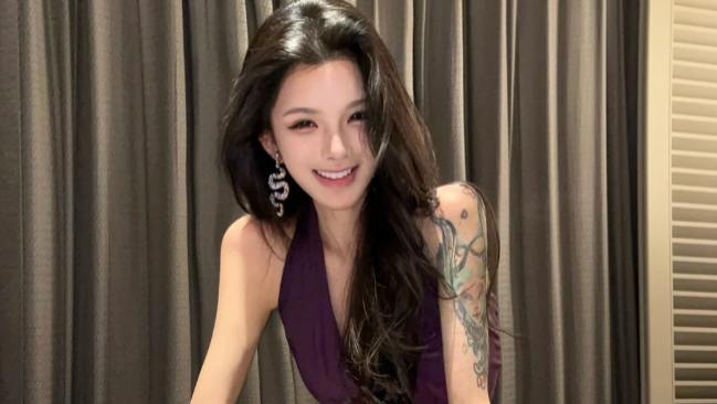 《老公一句彩虹屁，竟把离婚证夸成了锦旗？笑疯！》