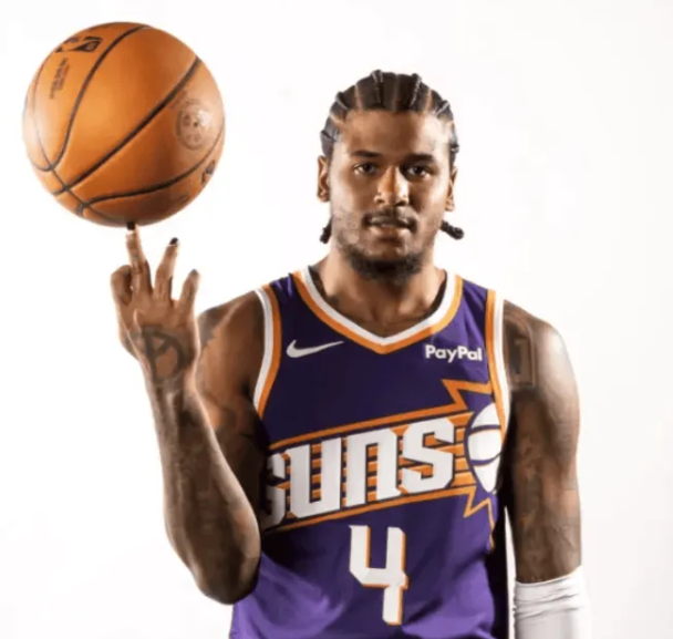 明日NBA常规赛：快船将对阵太阳。
赛前，太阳更新伤病报告：杰伦-格林大概率出战