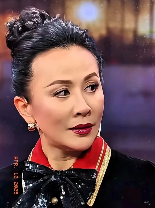 王晶又出来爆料了，这次爆料内容可不得了！

王晶近日爆料三十年前发生在香港的一起