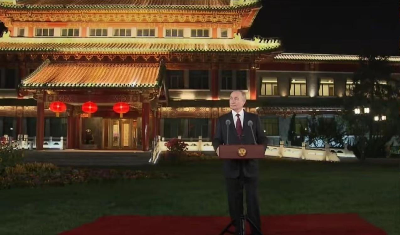 普京在离开北京之前接受了记者采访，关于俄乌冲突，他说了一些大实话！
普京这应该是