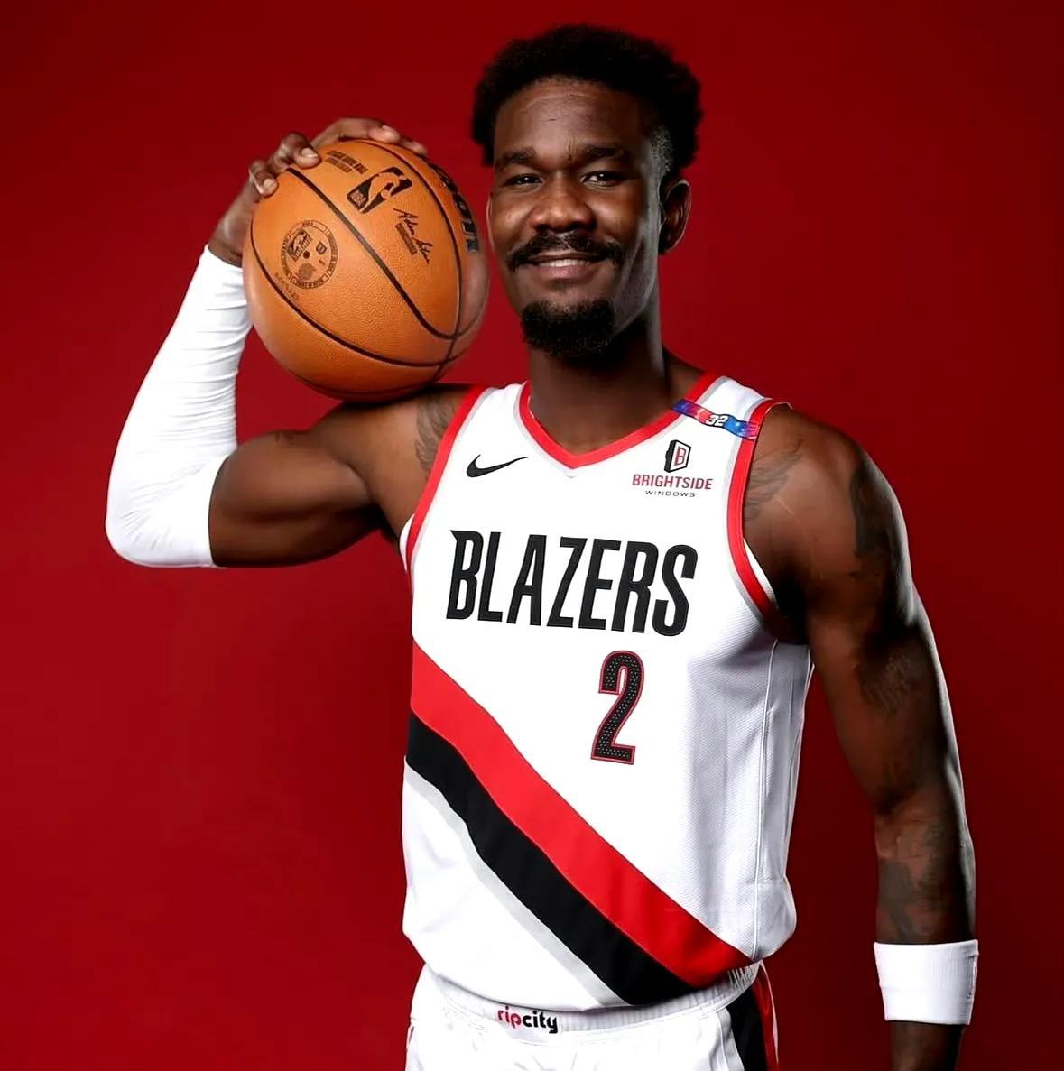 Blazer's Edge网站记者Adrian Bernecich谈湖人与开拓者