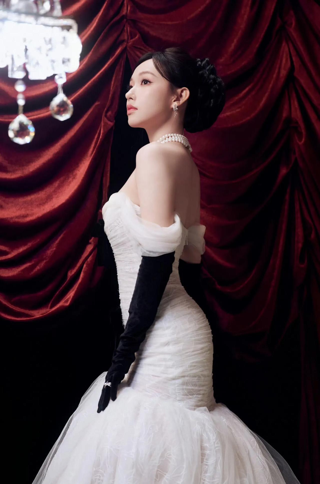 仿佛看到了程潇穿婚纱的样子，公主殿下好美！#演员美女#