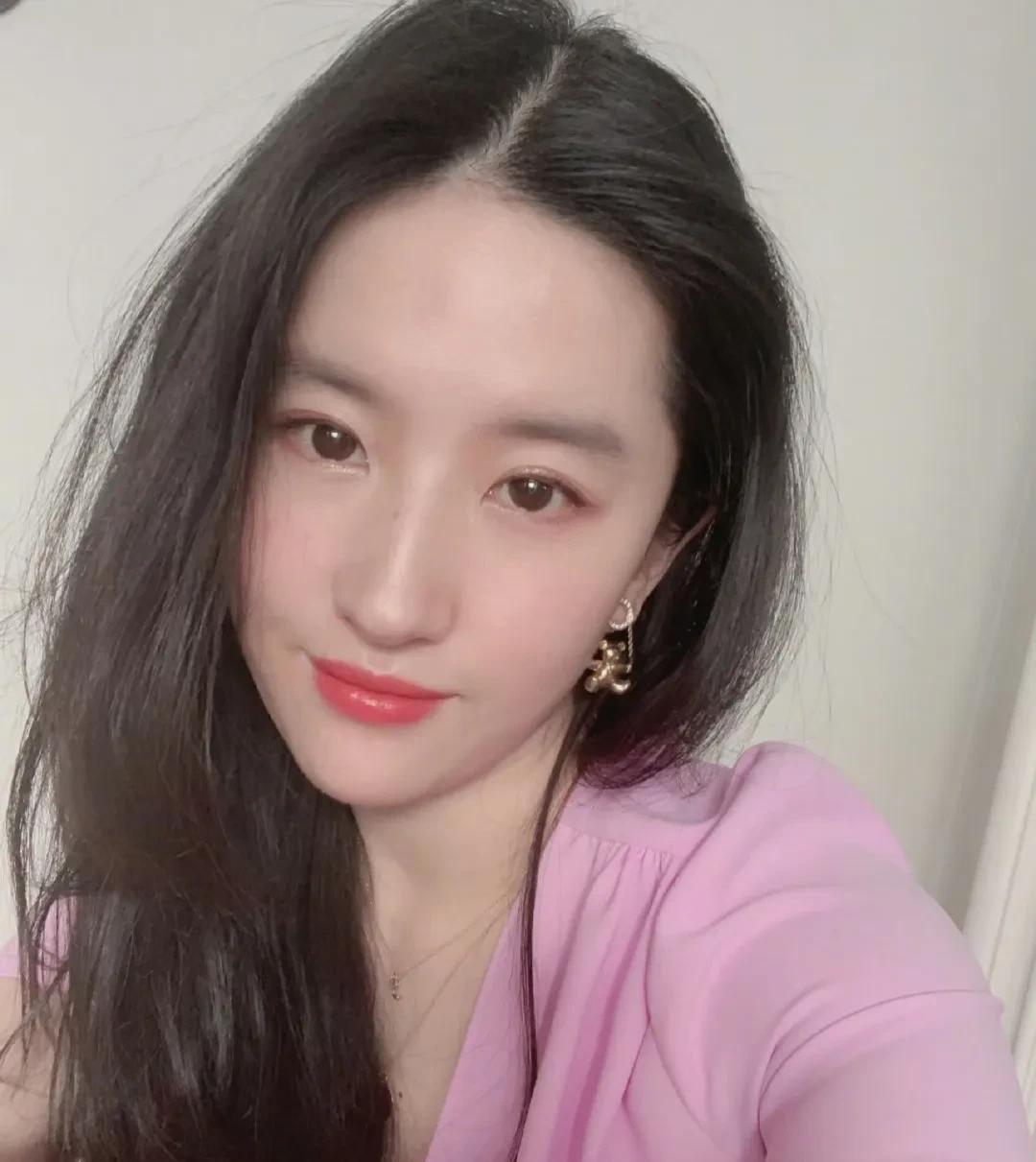 大美女生日快乐