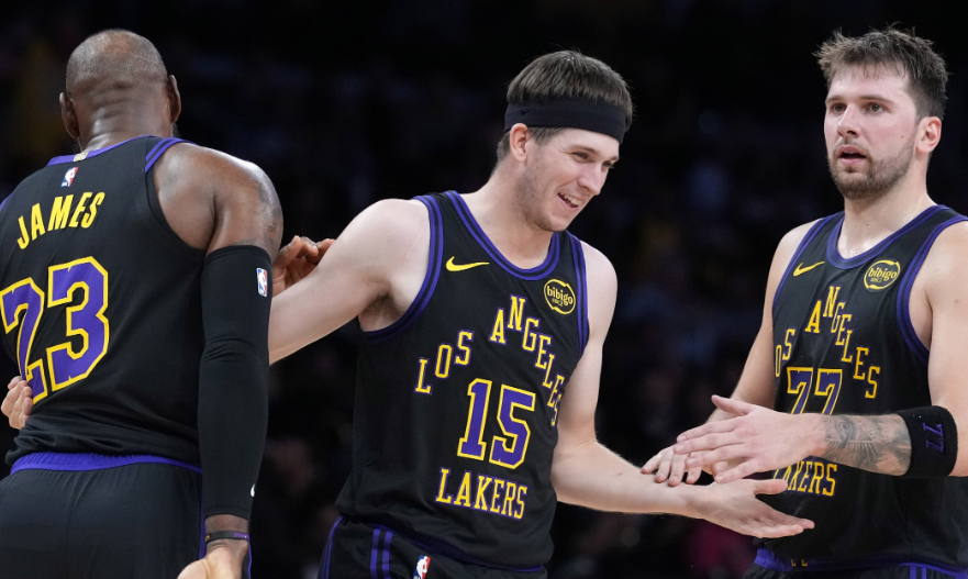 詹姆斯13分见证里夫斯38分+东契奇35分，湖人129-119血洗独行侠，四战全胜背后藏着最大惊喜