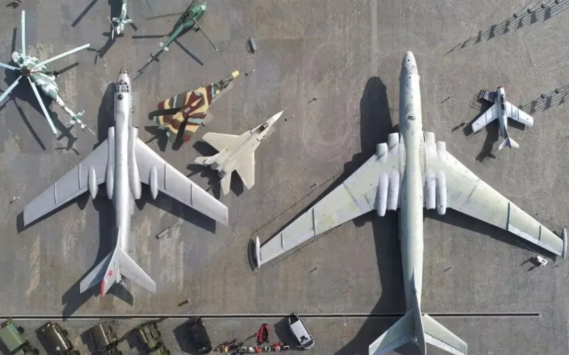 这是前苏联空军的一款大型四发轰炸机——米亚4，北约代号野牛，是前苏联米亚西舍夫设