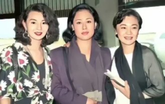 八十年代旧照，张曼玉气质出众！

这张拍摄于上世纪八十年代的照片，真是让人感慨万