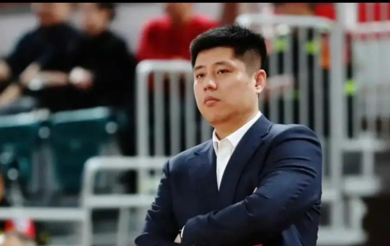         今晚，山西太原红灯笼体育场汾酒体育馆，广东华南虎北上山西，本赛季