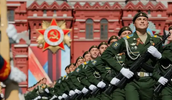 苏联为什么斗不赢美国？准确来说苏联并不是斗不赢美国，而是斗不赢中国，本质上讲，苏