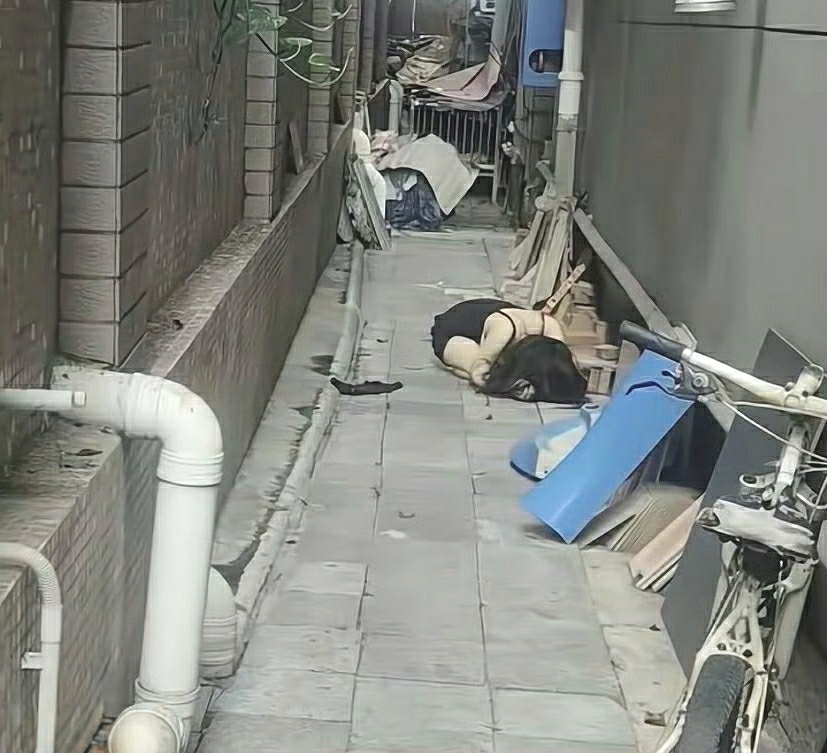遇到这种不知道什么情况，也不敢靠近….. ​​​