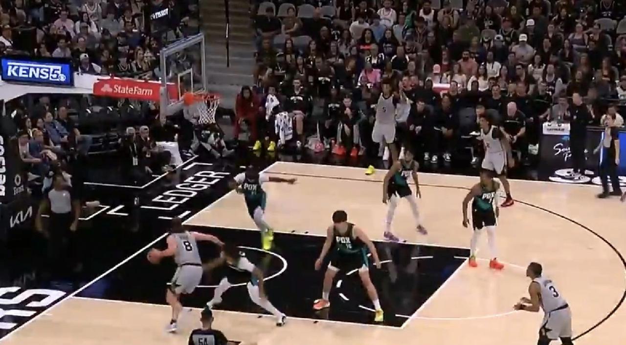 克林根半场18+8，杨瀚森上半场出战6分钟没有出手投篮，开拓者半场领先马刺4分！