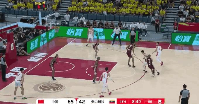 胡金秋降维打击啊！
中国男篮对阵委内瑞拉男篮的热身赛，胡金8中7高效砍下14分6