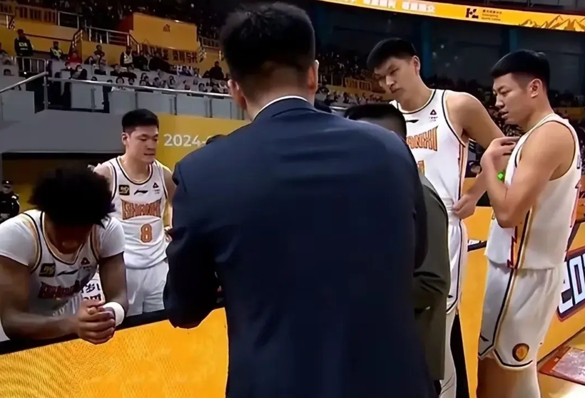 认真分析:CBA有两支球队，31日常规赛结束，就是进4强，后继也不看好
这两支球